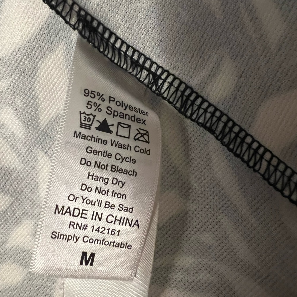 LuLaRoe Gwen Black and White Blazer with Bold Floral Design - Picture 4 of 7